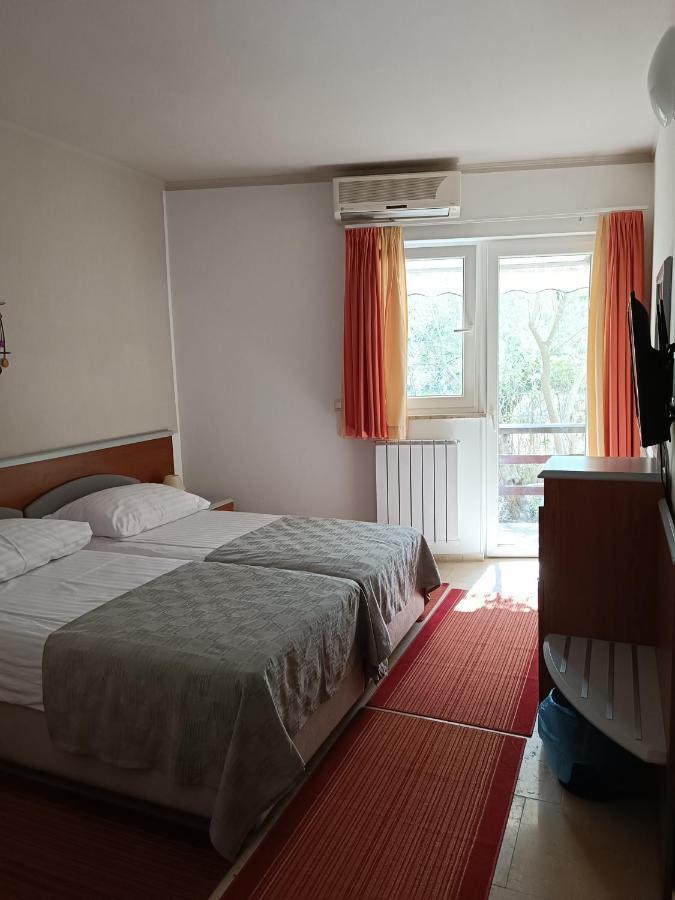 Hotel Holiday Buici  Buitenkant foto