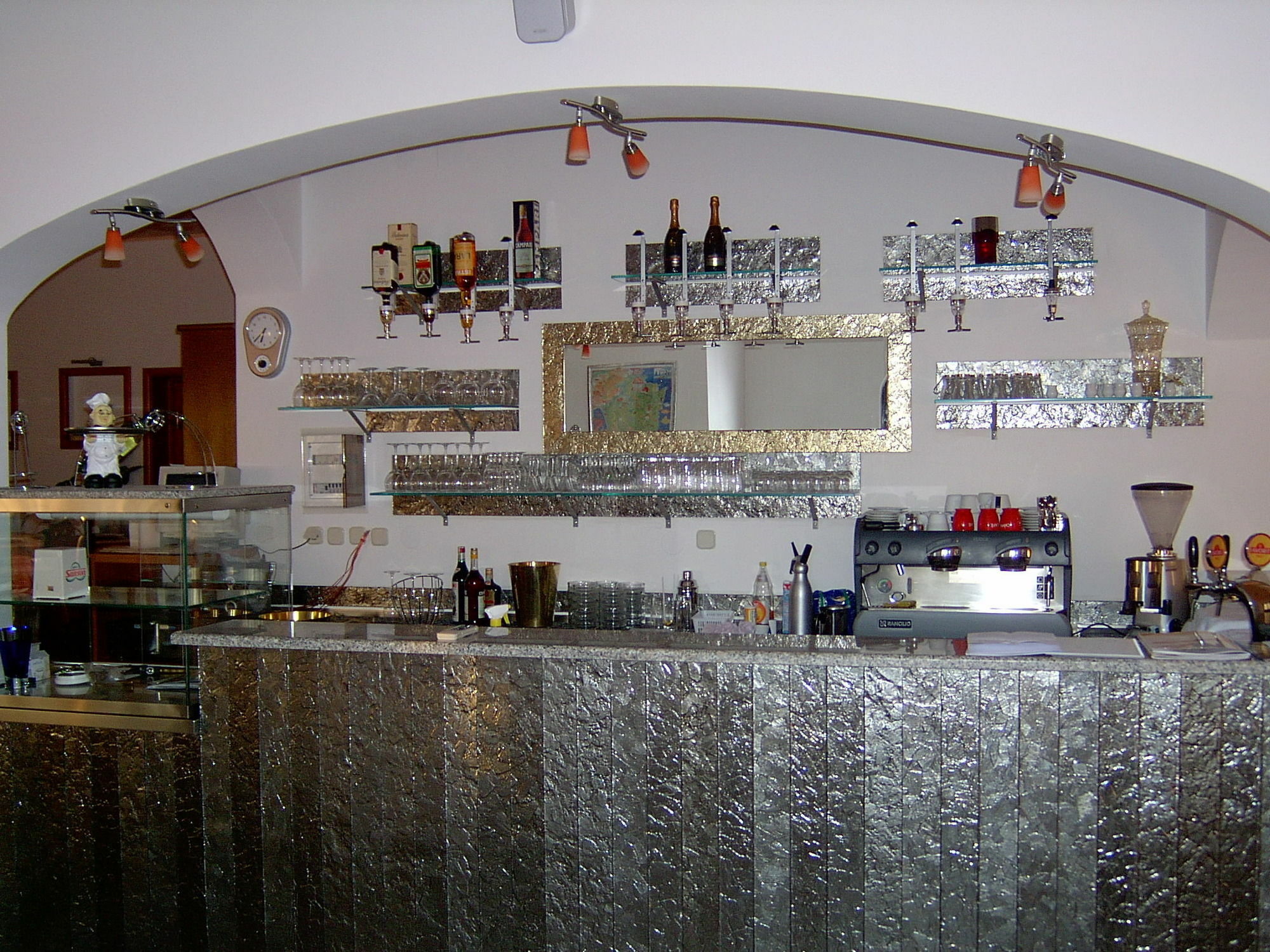 Hotel Holiday Buici  Buitenkant foto