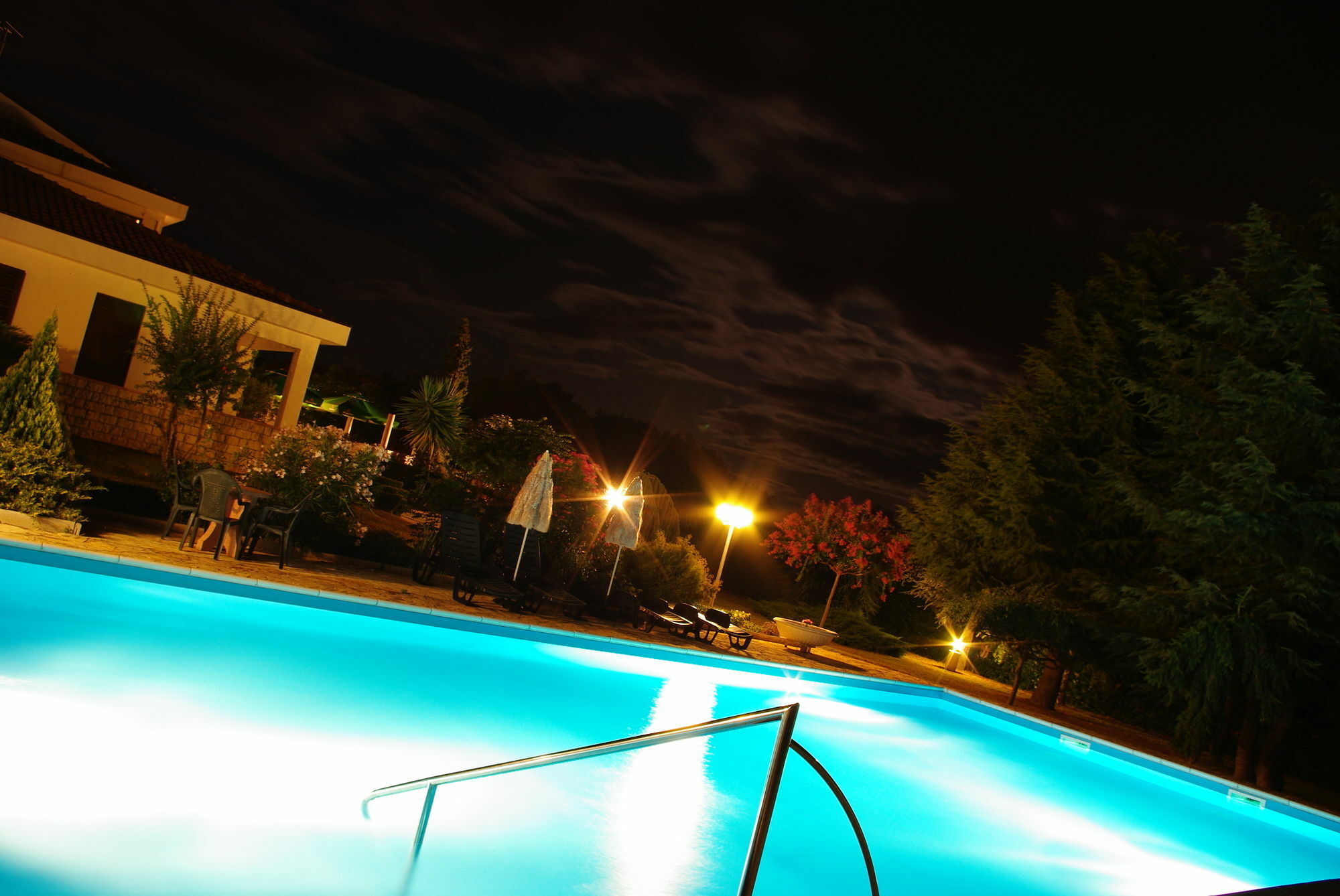 Hotel Holiday Buici  Buitenkant foto
