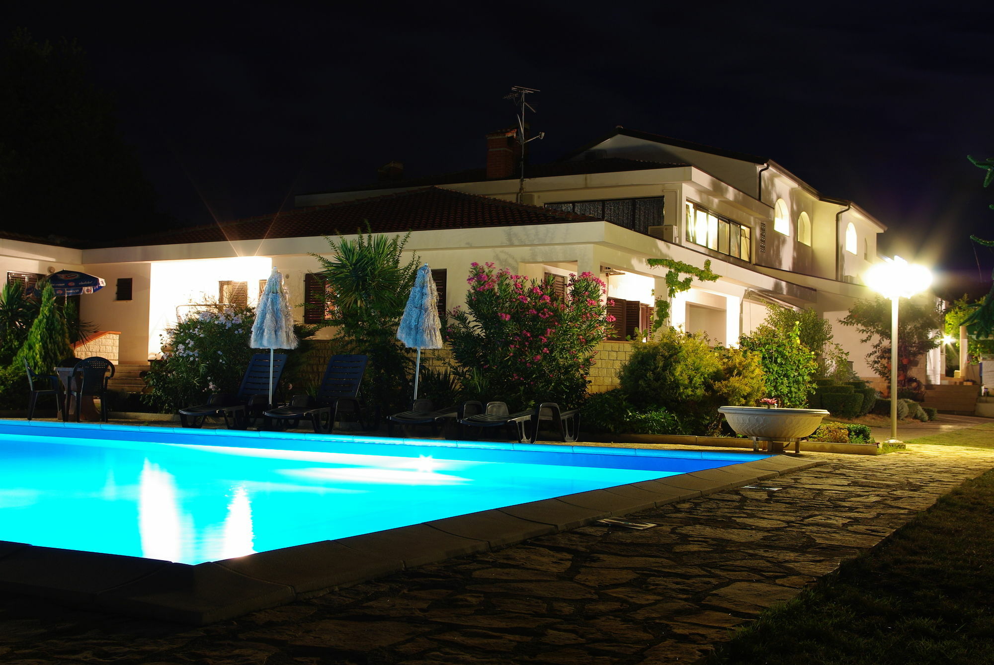 Hotel Holiday Buici  Buitenkant foto